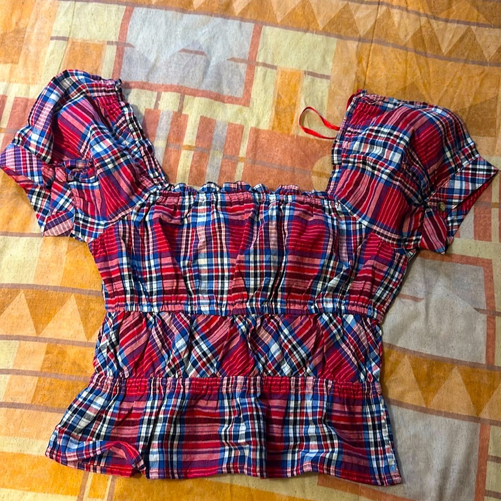 Women’s crop top size S, stretchy and light